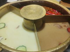 三味锅（菌汤+骨汤+牛油辣）-巴奴毛肚火锅(广益哥伦布店)