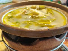 -头上红煨盐鸡·非遗院子餐厅