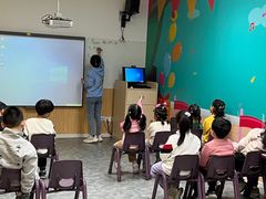 -瑞思少儿中心·少儿英语素养启蒙(勒泰直营校区)