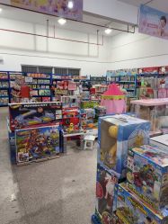 -逝水玩具折扣店