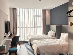 -珠海拱北口岸智选假日酒店