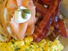 -ROAST coffee & eatery