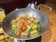 -隔壁老王·家常云南菜(花巷店)