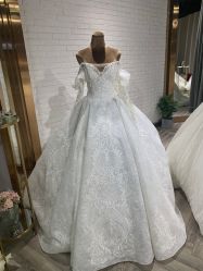 -Lady  Jane高端婚纱礼服馆