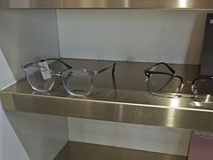 -视野联行眼镜•蔡司•依视路(温江店)