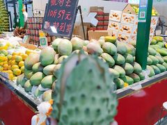 -曼阁市场水果批发市场