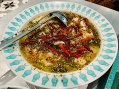 姚姚酸菜鱼（中份）-姚姚酸菜鱼·金戈戈香港豉油鸡(喜荟城联名店)