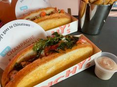 -Pinchy's Lobster & Champagne Bar