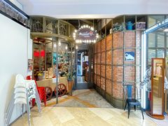 -玛格萝妮(汇智国际商业中心店)