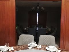 包厢-新天明砂锅鱼头煲