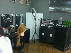 -洛华艾芭纹绣美甲化妆培训学校(河西校区)