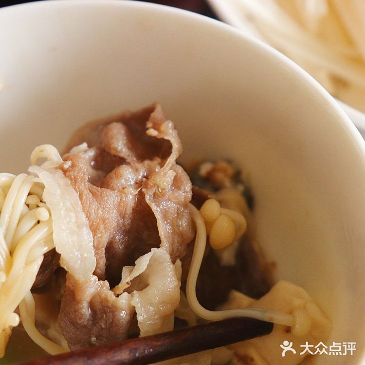 怕不够吃爸爸切了2条年糕下去煮 撑撑撑