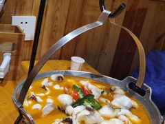 -老滇山寨•云南特色菜•地方菜•民族风情歌舞表演(金碧店)