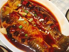 红烧鲫鱼-吉事利茶餐厅
