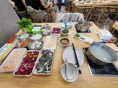 -杨老板·海鲜集市火锅·鲜切牛肉(中防万宝店)