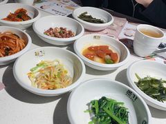 餐前小菜-本家韩国烤肉(青岛万象城店)