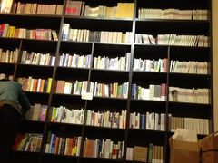 iphone_upload_pic-良友书坊(安徽路店)