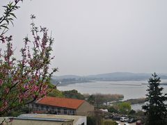 -亮河湾山庄