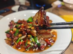 大蒜叶炒腊肉-湘约爨厨(太白立交店)
