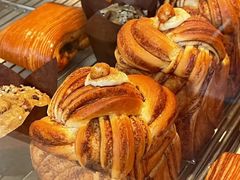 -VERIE BAKEHOUSE