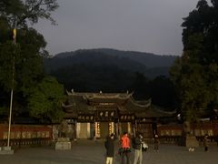 -峨眉山报国寺