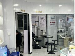-光明眼镜·蔡司授权(徐泾店)