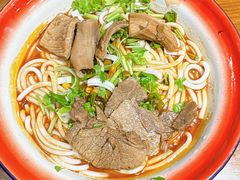 -楚东君•襄阳牛肉面牛杂煲(陆家嘴正大店)