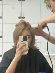 -镁连社·美联社
