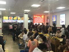 大堂-凤张螺蛳粉·爽口粉(跃进路总店)