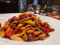 -大理实力希尔顿酒店御璽中餐厅YUXI – CHINESE RESTAURANT
