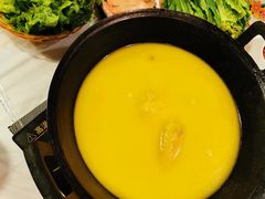 -鲜入围煮花胶鸡海鲜火锅