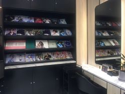 -HAIR CORNER