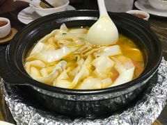 酸菜鱼腩汤河粉-山顶沙河粉-粤菜馆(凯旋店)