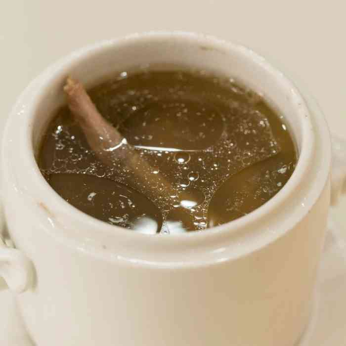 垣记炖汤王-"在医院隔壁,看完医生就近进来,环境很普通.