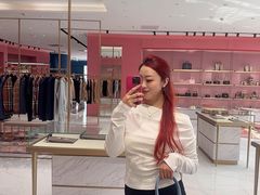 -百年港湾奥特莱斯(香炉礁店)