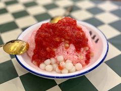 草莓绵绵冰-鞠婆婆•绵绵冰•凉糕•手工冰粉(苏稽一店)