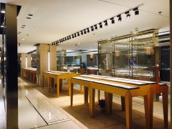 -北京七彩云南翡翠珠宝旗舰店(月坛店)