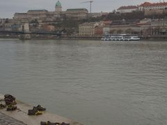 -多瑙河畔鞋履雕塑