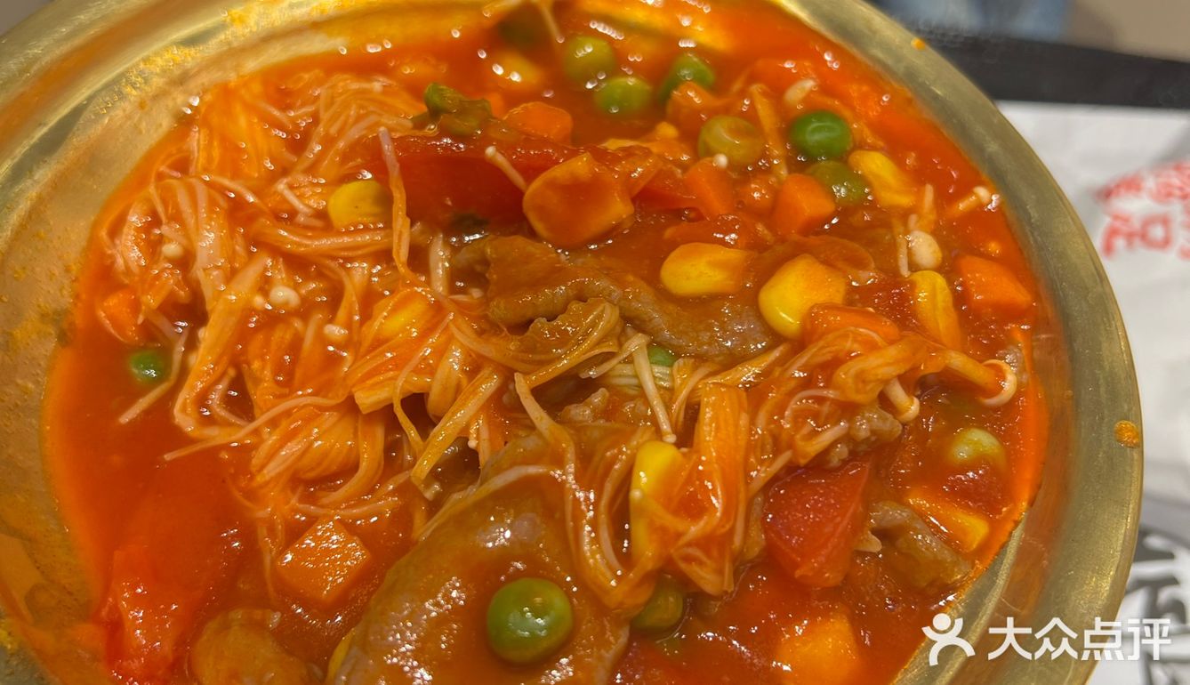 正好孩子6点上课，我们去解决晚饭。满满一大碗的牛肉汤