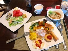 -三亚湾海居铂尔曼度假酒店