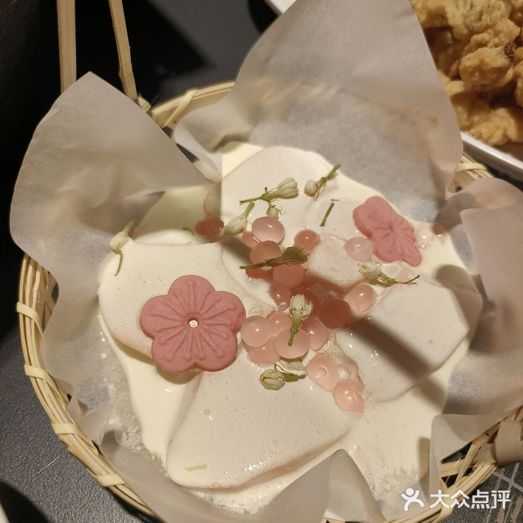 香浓芝士与牛蛙碰撞出的双倍快乐，芝士裹着蛙肉