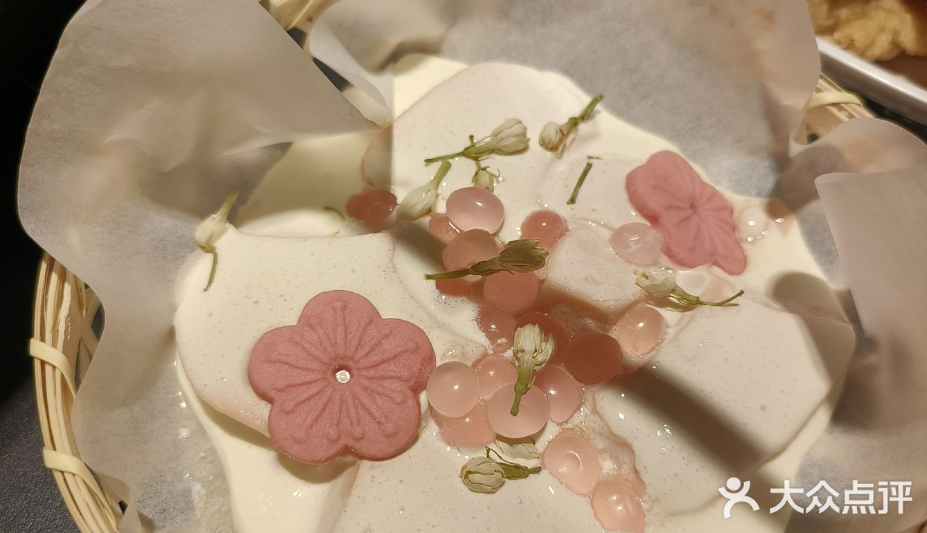 香浓芝士与牛蛙碰撞出的双倍快乐，芝士裹着蛙肉