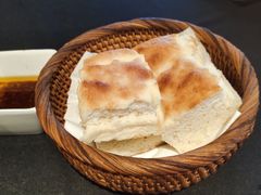 餐前面包-Efes Turkish & Mediterranean Cuisine 艾菲斯餐厅(陆家嘴店)
