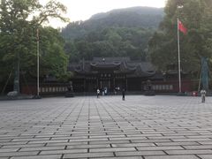 -峨眉山报国寺