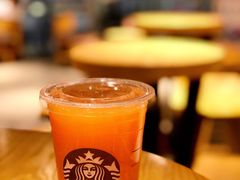 冰摇桃桃绿茶-星巴克(杭州嘉里中心4F店)