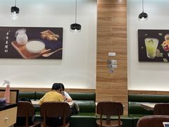 大堂-佰搭果·广式茶餐厅(西华路店)