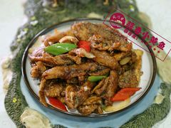蒜香小黄鱼-地方名吃海鲜大馅蒸饺(北戴河店)