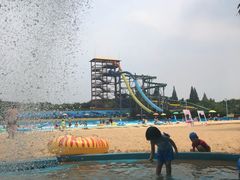 -热带风暴水上乐园