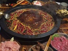 -黄潇洒老火锅(九眼桥宏济巷店)