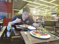 -大中华希尔顿酒店-念自助餐·嗨啤·小龙虾